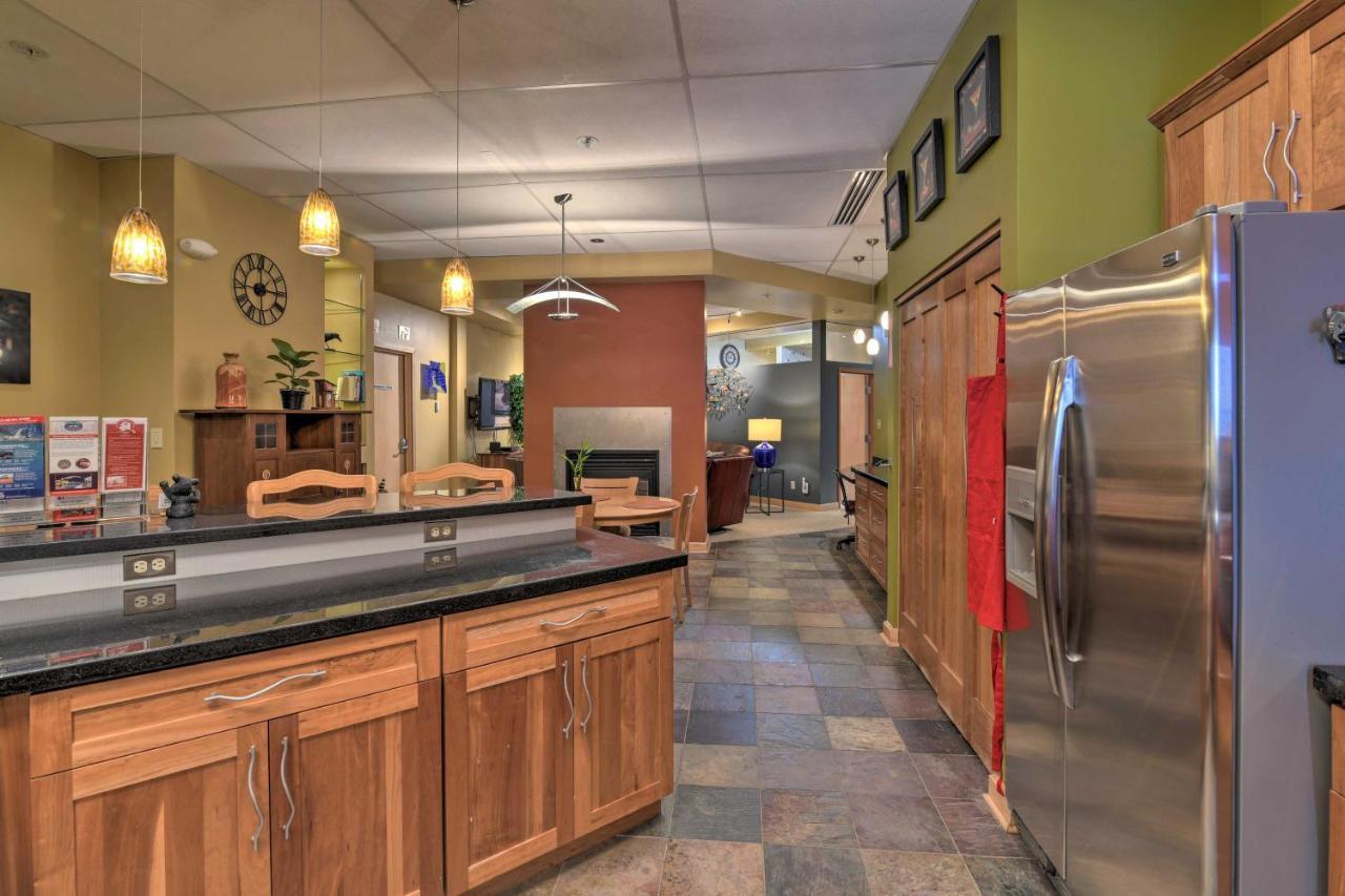 Idyllic Dtwn Anchorage Condo With Fireplace! Экстерьер фото